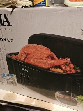 Roma Black Roaster with Clear Lid - Black